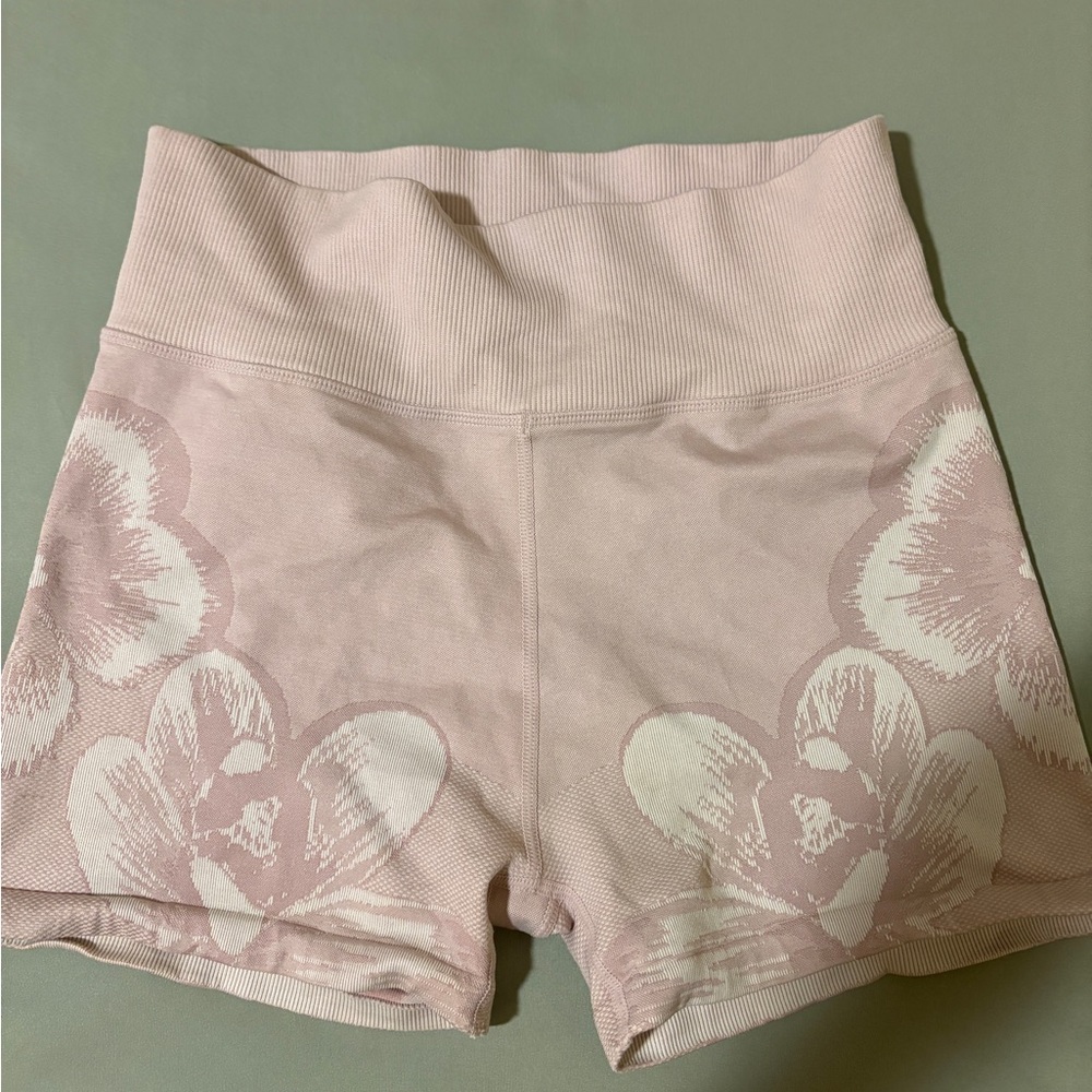 AERIE OFFLINE light pink flowered workout shorts